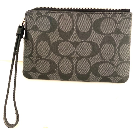 Coach small wristlet. - Picture 2 of 3